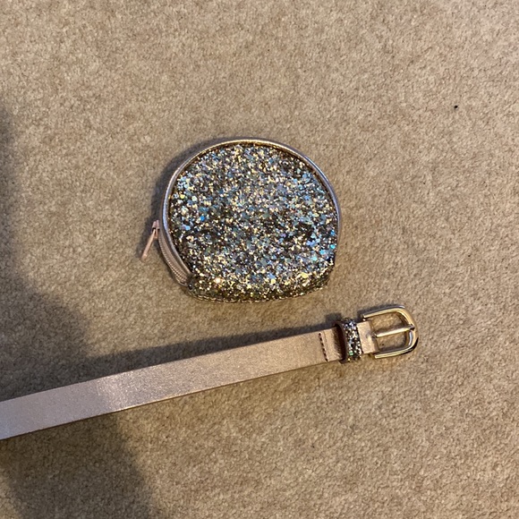 Rose gold tween belt with removable pouch. Girls size 10-12 - Picture 5 of 7